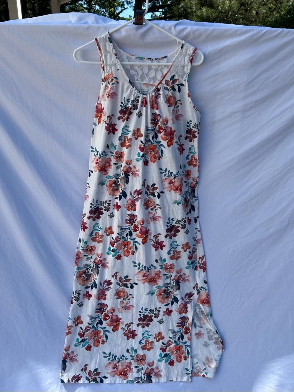 Garnet Hill Floral V-Neck nightgown in White with Multi-Color Print size small